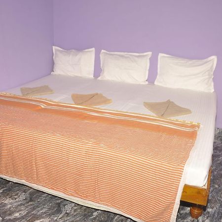 Classic Homestay Hampi Bagian luar foto