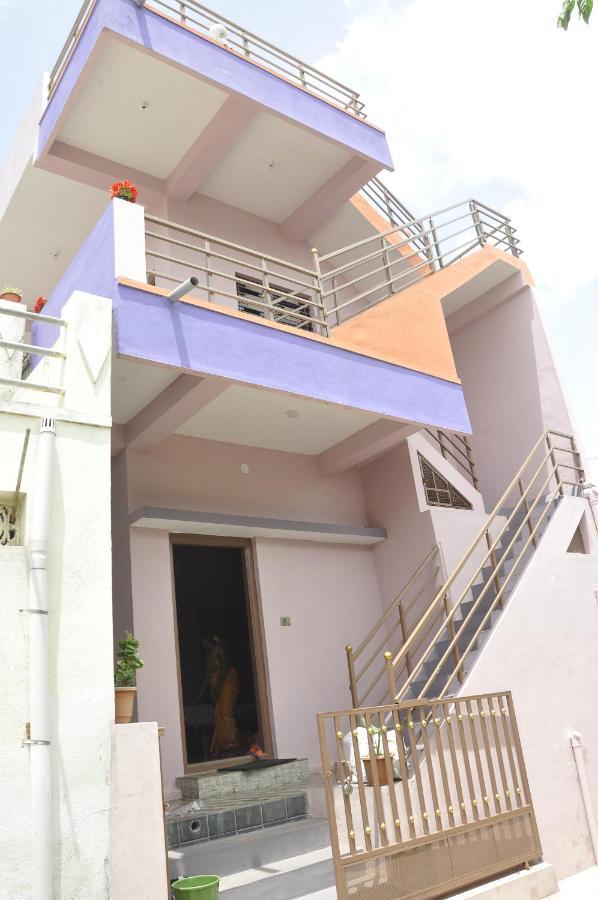 Classic Homestay Hampi Bagian luar foto